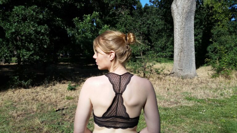 Bra vs. Bralette - How to Style Them with Confidence